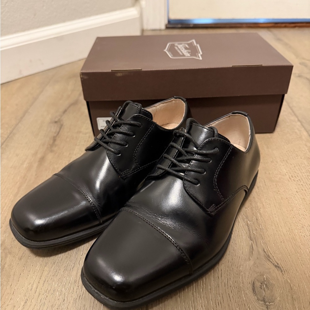 Classic Black Leather Boy’s size 3 Dress Shoes